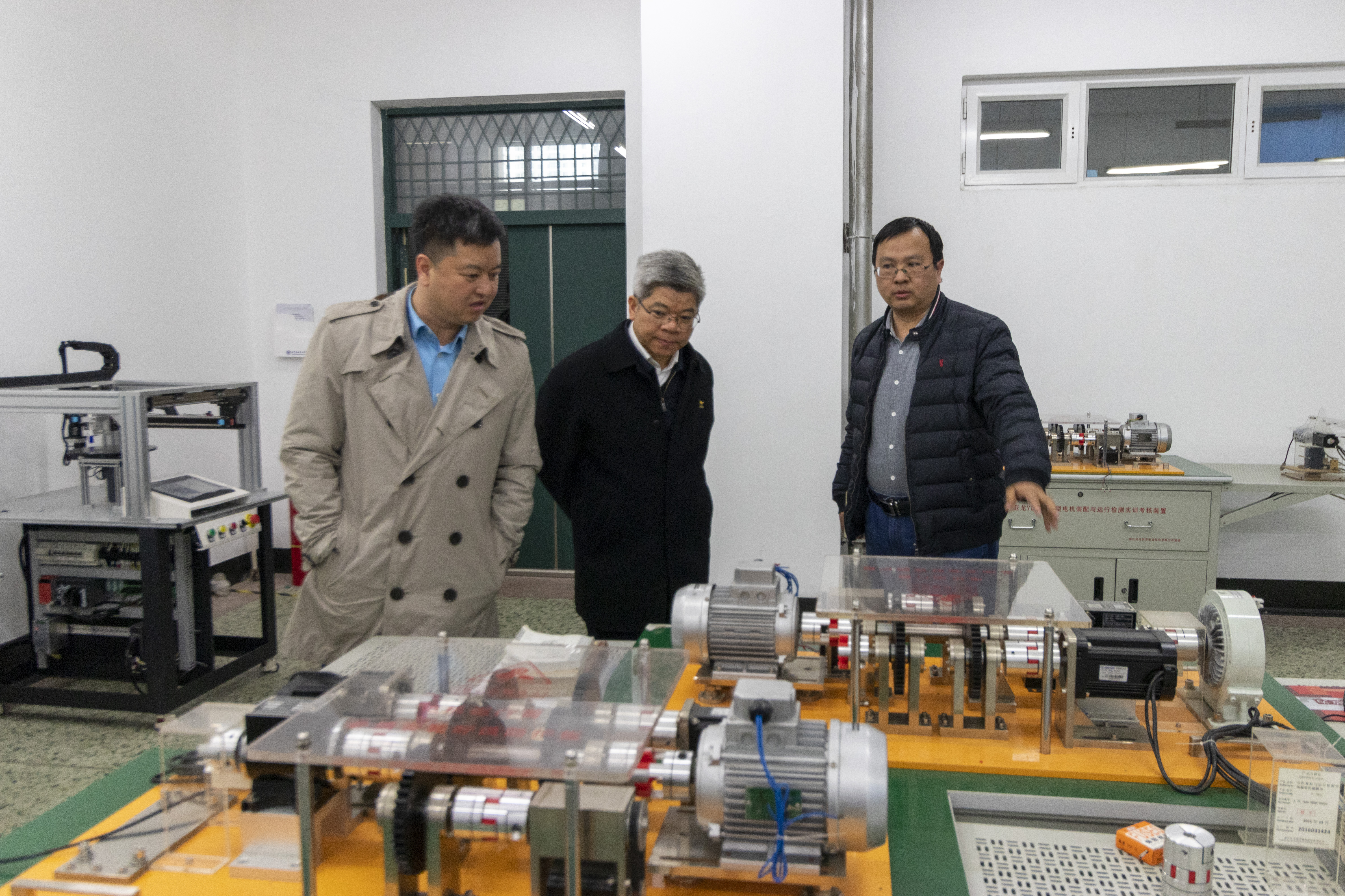 中国福建自贸试验区厦门片区管委会党组书记熊衍良一行来校调研