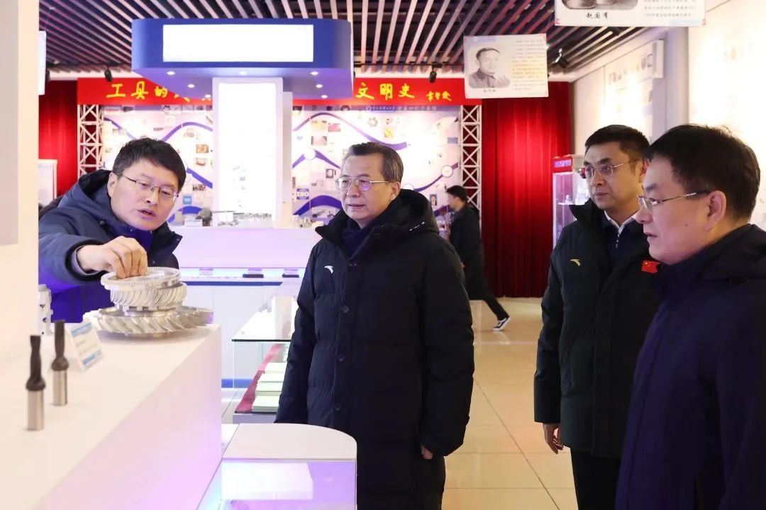 省人大常委会党组书记副主任王永康莅临学校考察调研