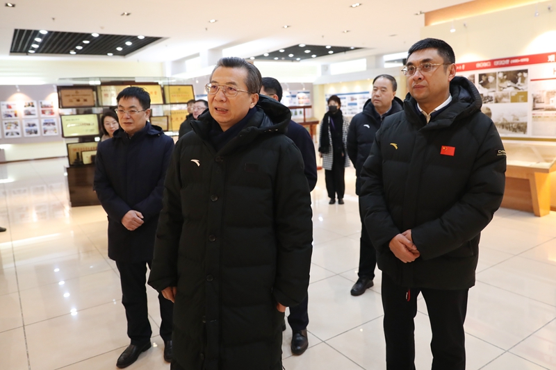 省人大常委会党组书记副主任王永康莅临学校考察调研