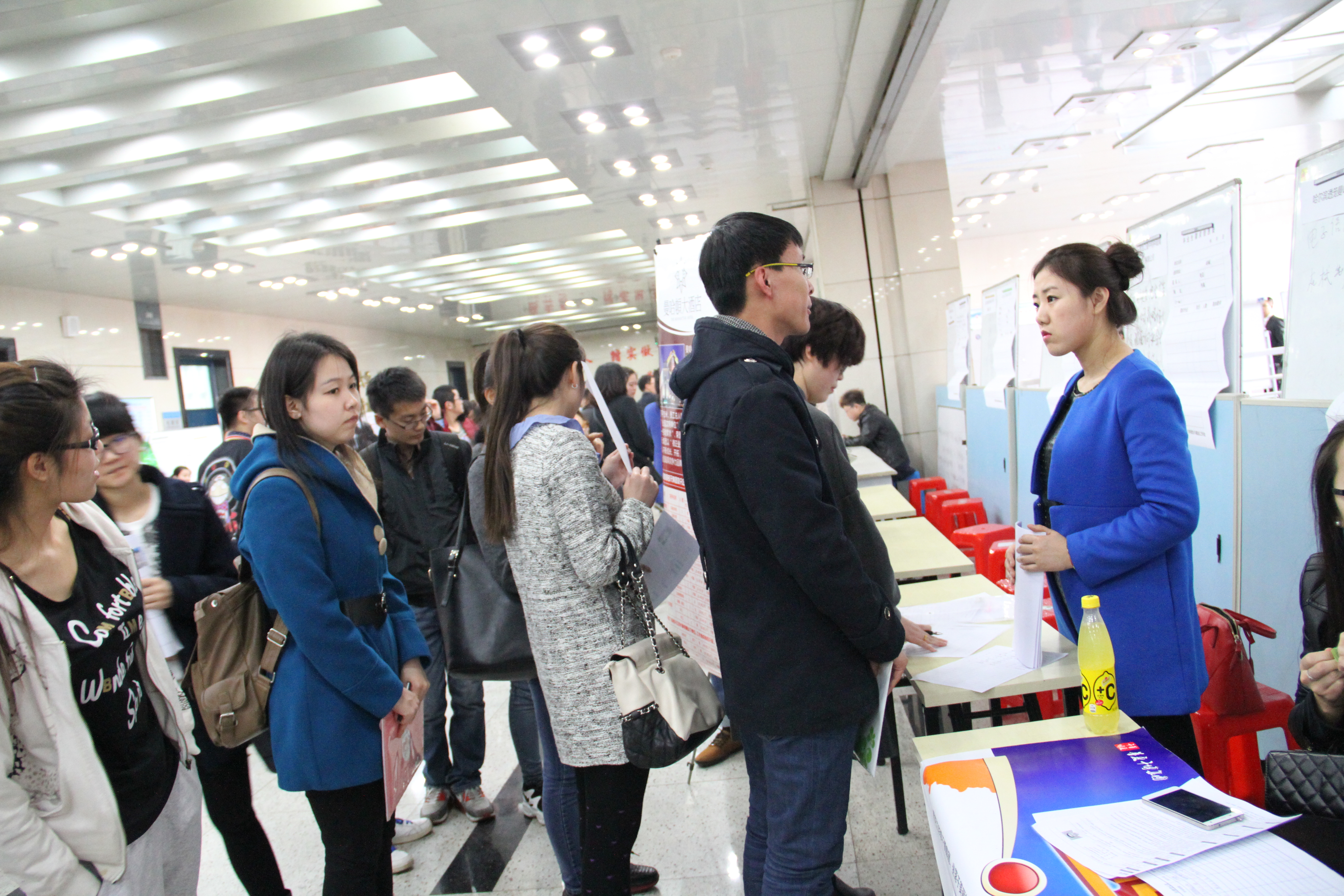 招聘会现场